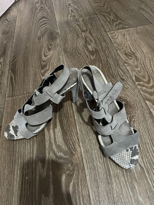 Продам босоножки Италия