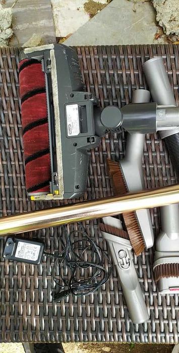 Вертикална прахосмукачка DeLonghi XLM 408 DGG