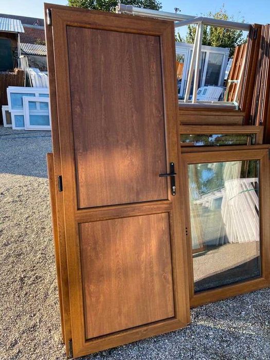 Usi stejar auriu noi de 1150 lei