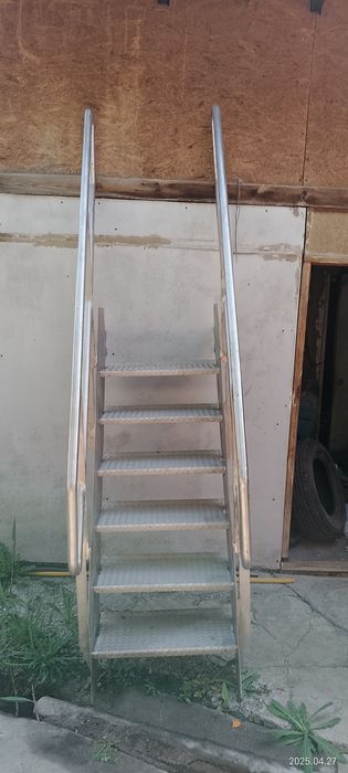 Продам лестницу нержавейка