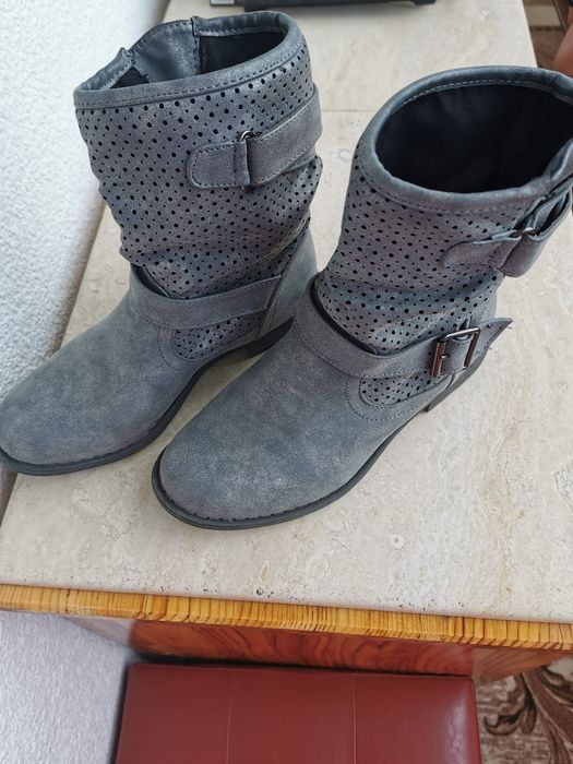 Дамски зимни боти