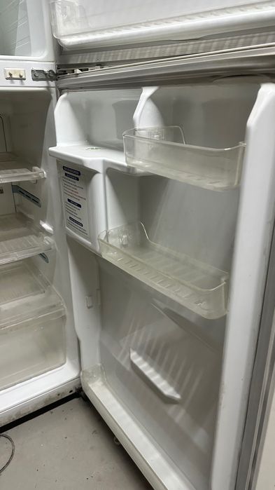 Холодильник Daewoo Electronics FR-590 NW