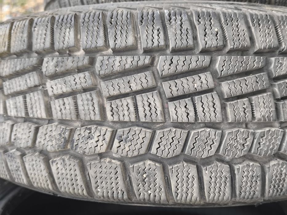комплект зимних шин