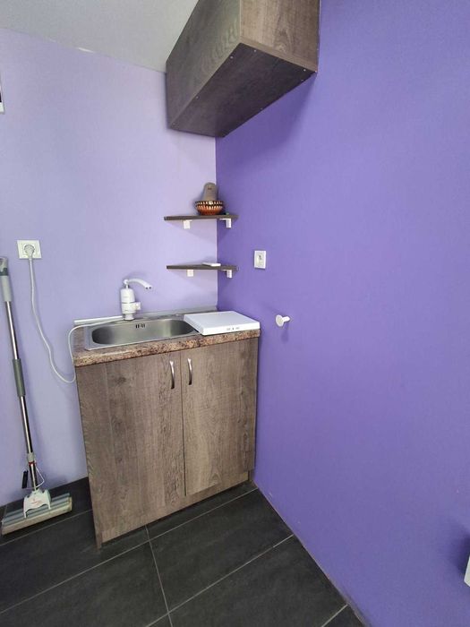 Дава се под наем Магазин в Търговище, Център - 12 кв.м за 139.23 € - Снимка #1