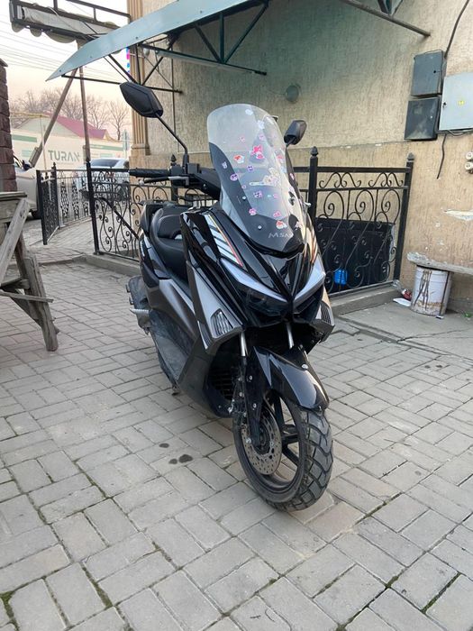Продам мопед нмакс
