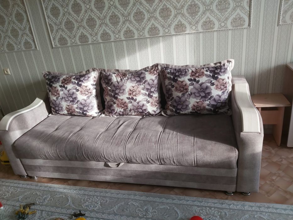 Продам диван тахта