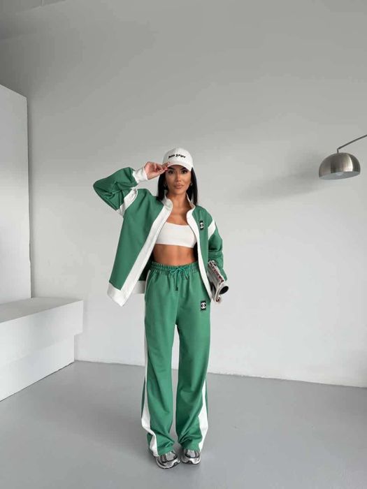 Дамски спортни екипи