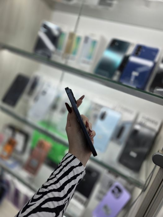 Humor GSM oferă spre vânzare / iPhone 15 Pro Max / 256 GB / Blue / Baterie 86% / Garanție 12 luni / Rate