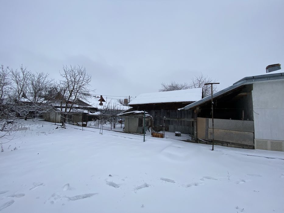 Vand casa 120mp + anexe, teren 900mp