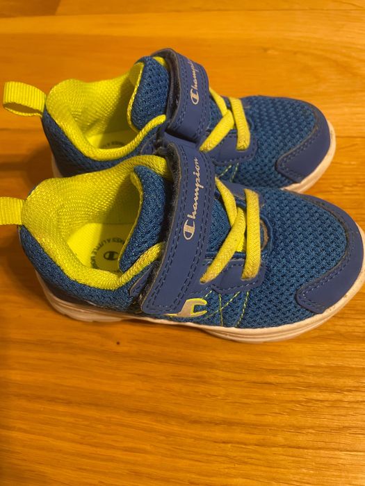 Adidasi Champion marimea 22