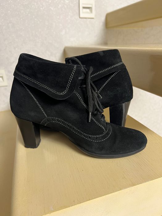 Vand botine piele pret bun