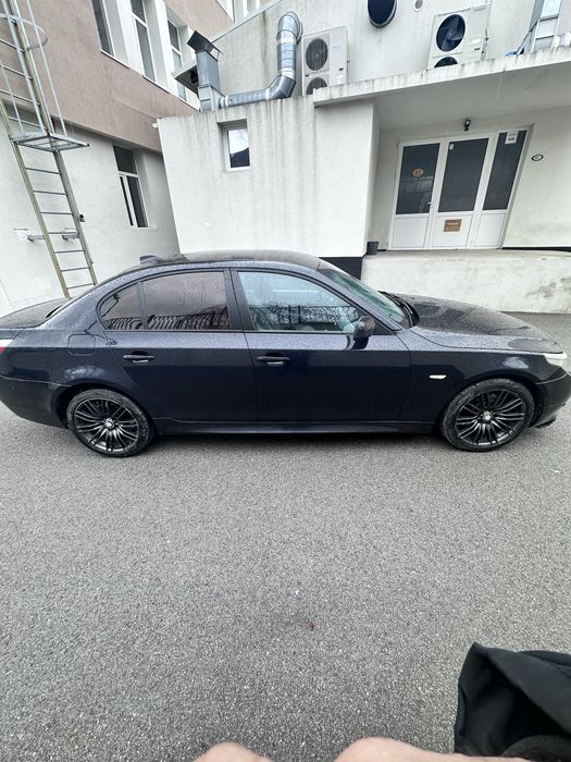 BMW-530- D-xd-M-231kc-2006г