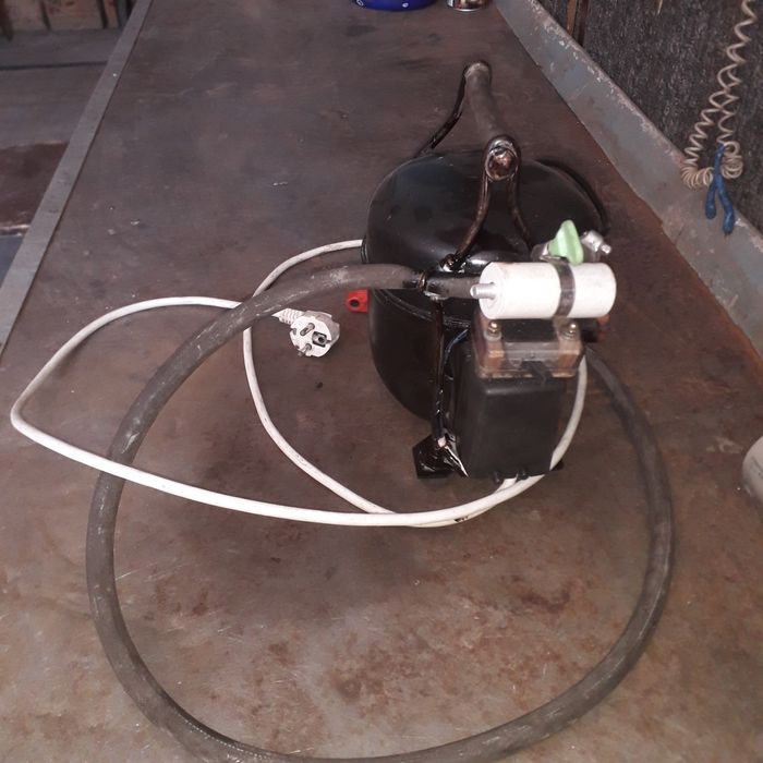 Компрессор 220 вольт.