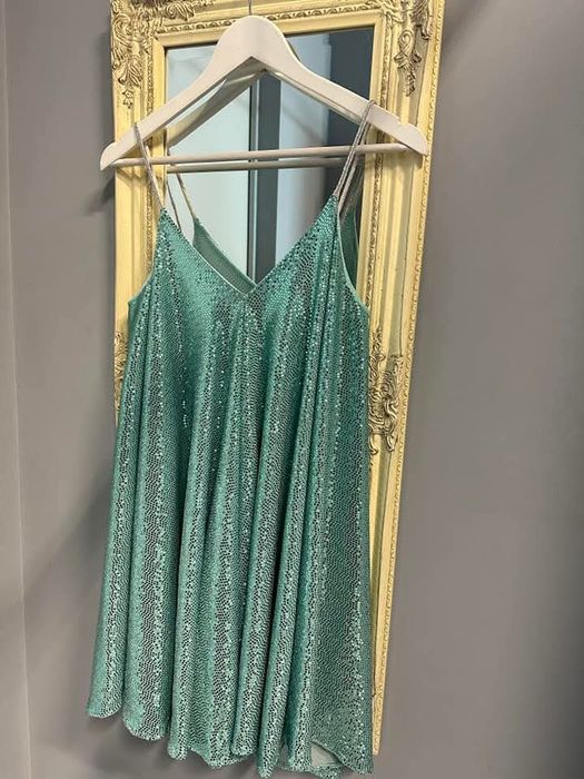 Нова рокля блестяща л- хл на български бранд