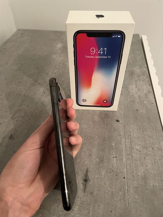 iPhone X черного цветв