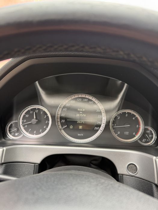 Mercedes Benz E220 CDI