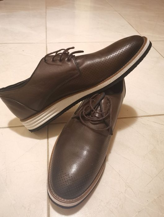 Два чифта обувки естествена кожа