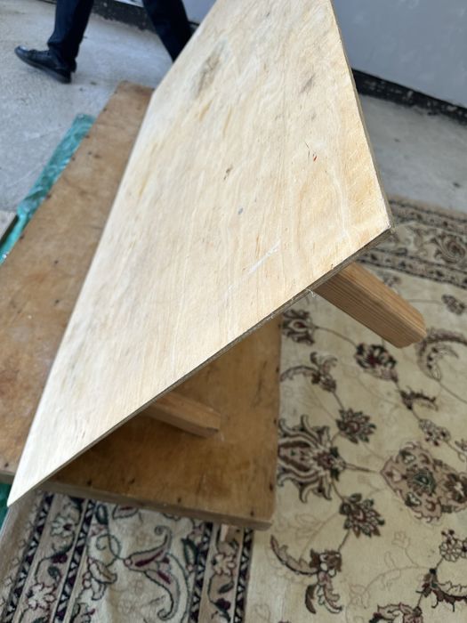 Жер стол сатылады.2штук