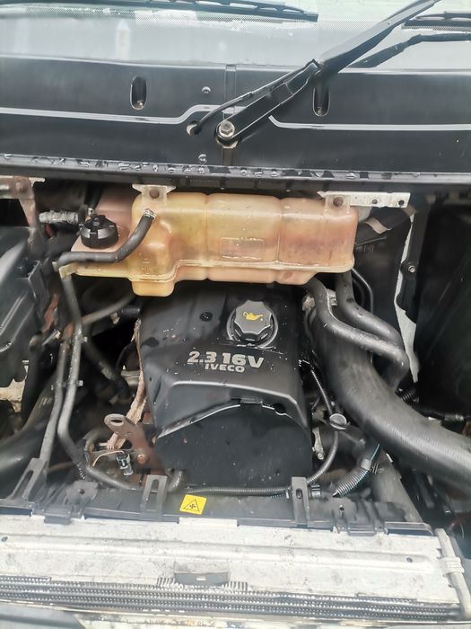 Ивеко дейли 2.3 35s12 Само на части