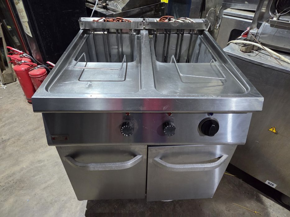 Friteuza inox cu banc, la 380v, de putere