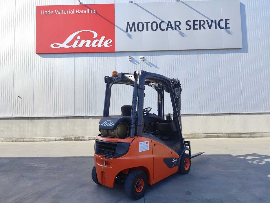 Употребяван газокар Linde в отлично състояние - 1,8 т./ 4,6 м.