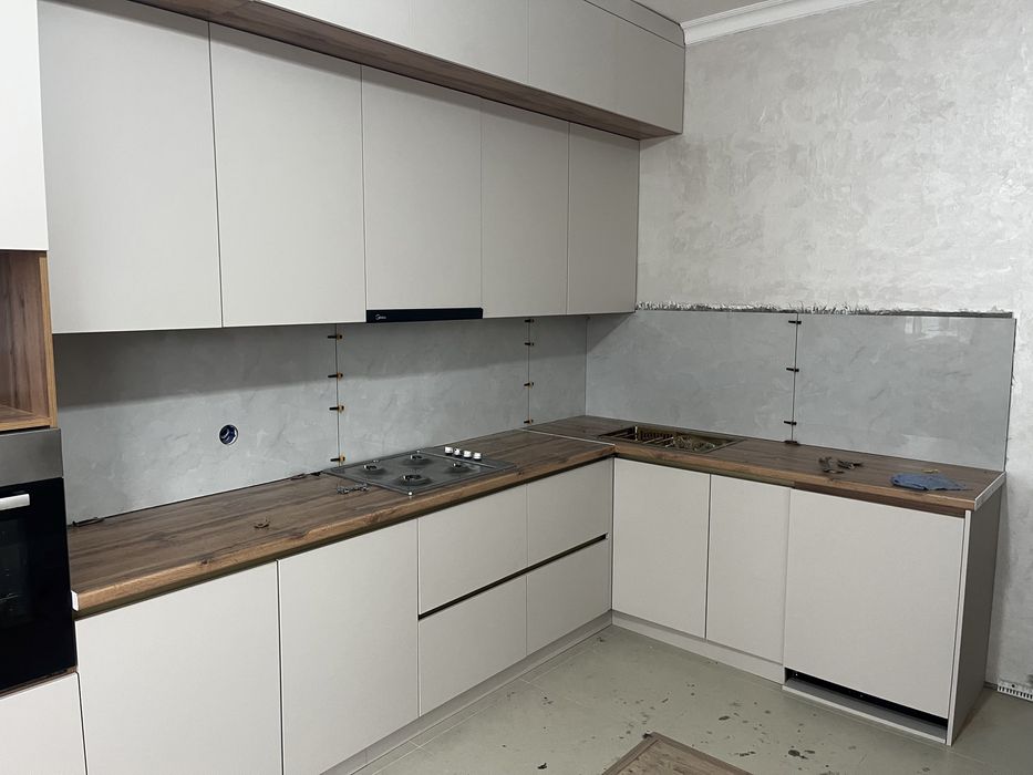 Опытный кафельщик