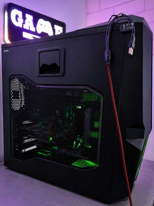 Продавам настолен компютър – Intel i7-6700 / 16GB RAM / SSD 256 GB / AMD R9 380 4GB
