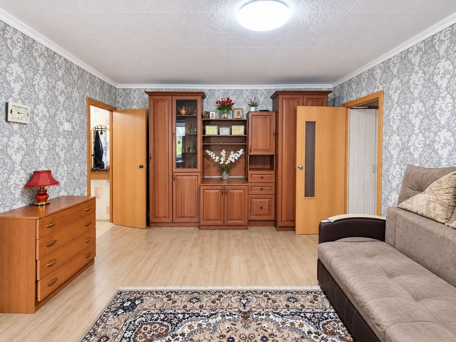 Продам 2 комн квартиру на Востоке