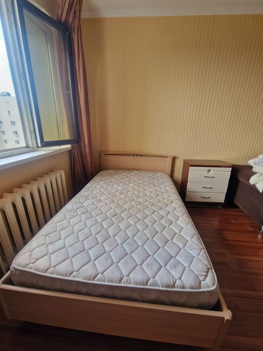 Продам кровать с матрасом