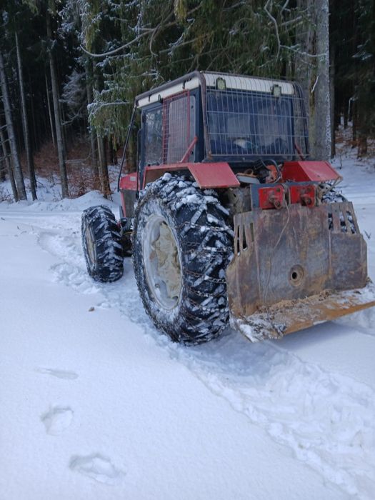 Vînd sau schimb Tractor Forestier