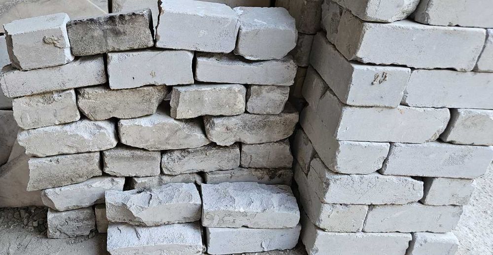 Кирпич силикатный б/у.  Район 1000 мелочей