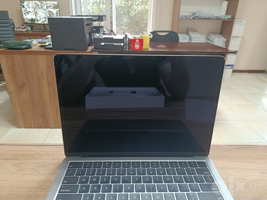 macbook air m2, 13.3", 512gb