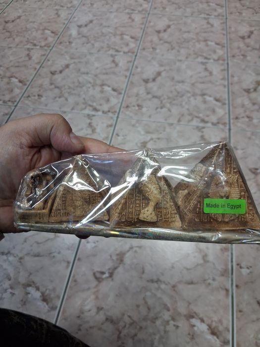 Продам папирус и статуэтки с Египта.