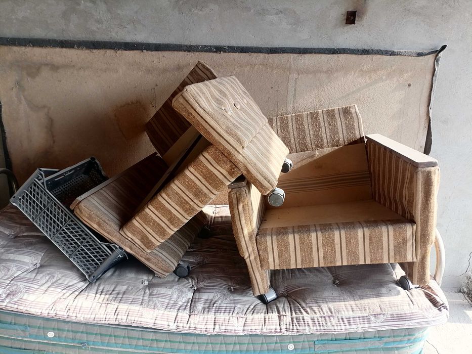 Старые диван 10 тысяч