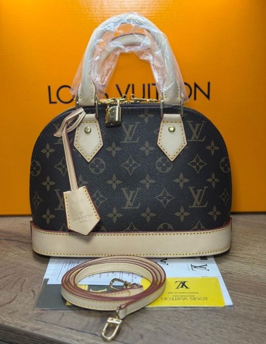 Geanta mini model Alma,super calitate, curea detasabila umăr, lacatel metalic, saculet, etichetă