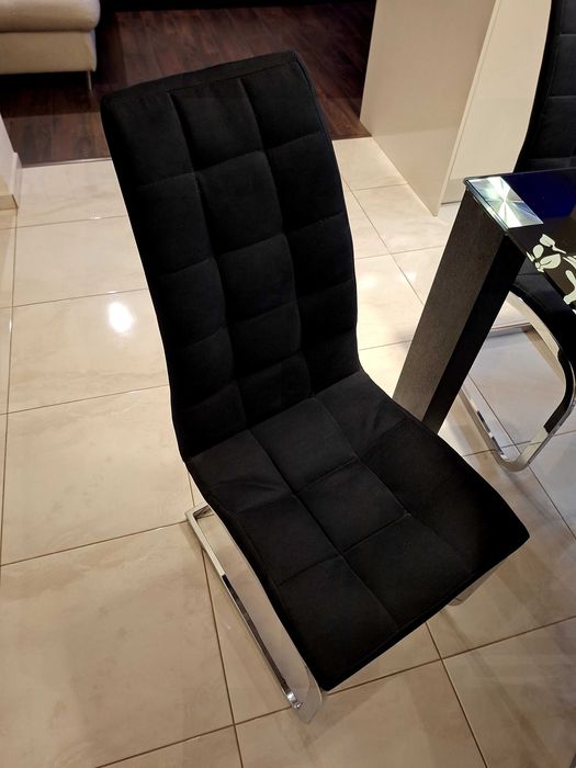 Маса и 6 стола за трапезария