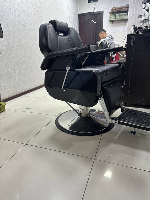 Парикмахерская  кресло