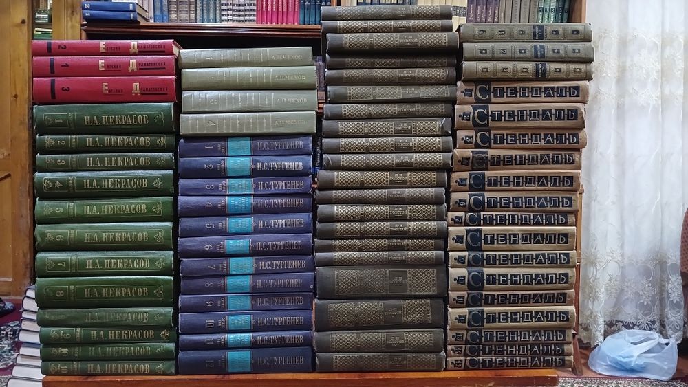 Собрания сочинений популярных писателей