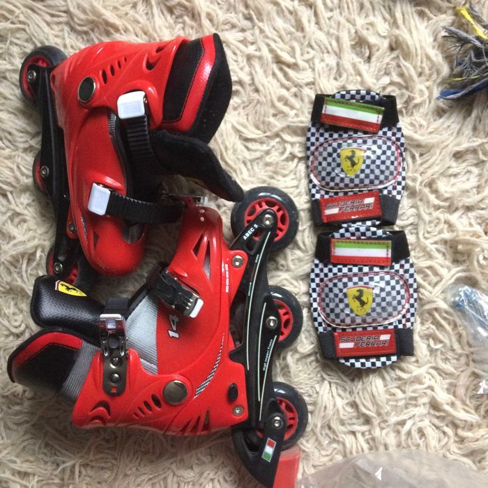 Role in-line Ferrari, 30-33