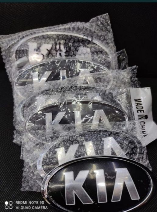 Значки шильдики надписи