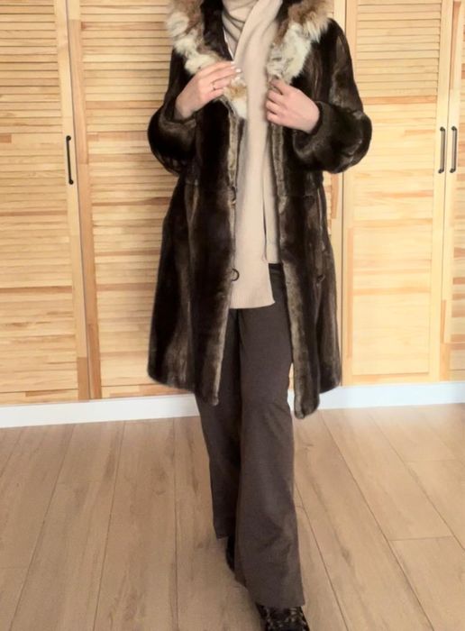 Продам норковую шубу бренда Isla fur