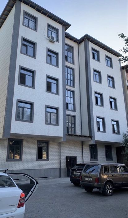 Срочно квартира сотилади 3 хонали 4 - 5 этажлар
