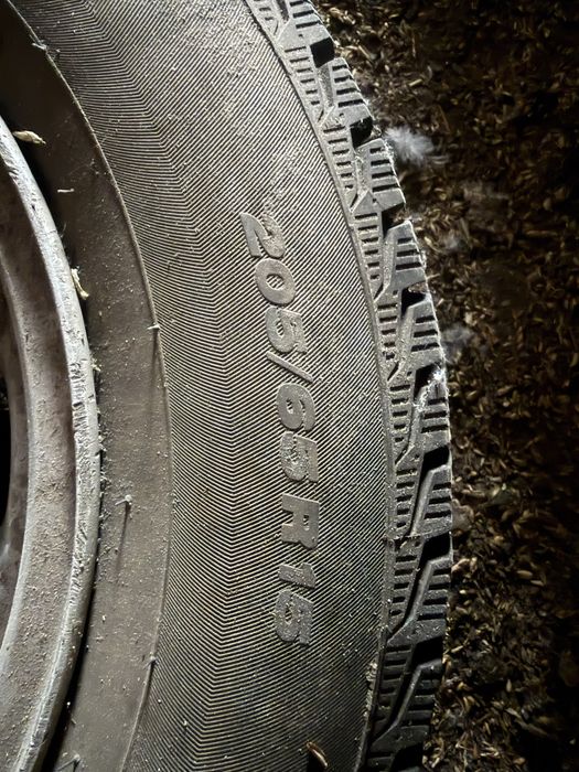 Продам титанки с резиной зима на BMW