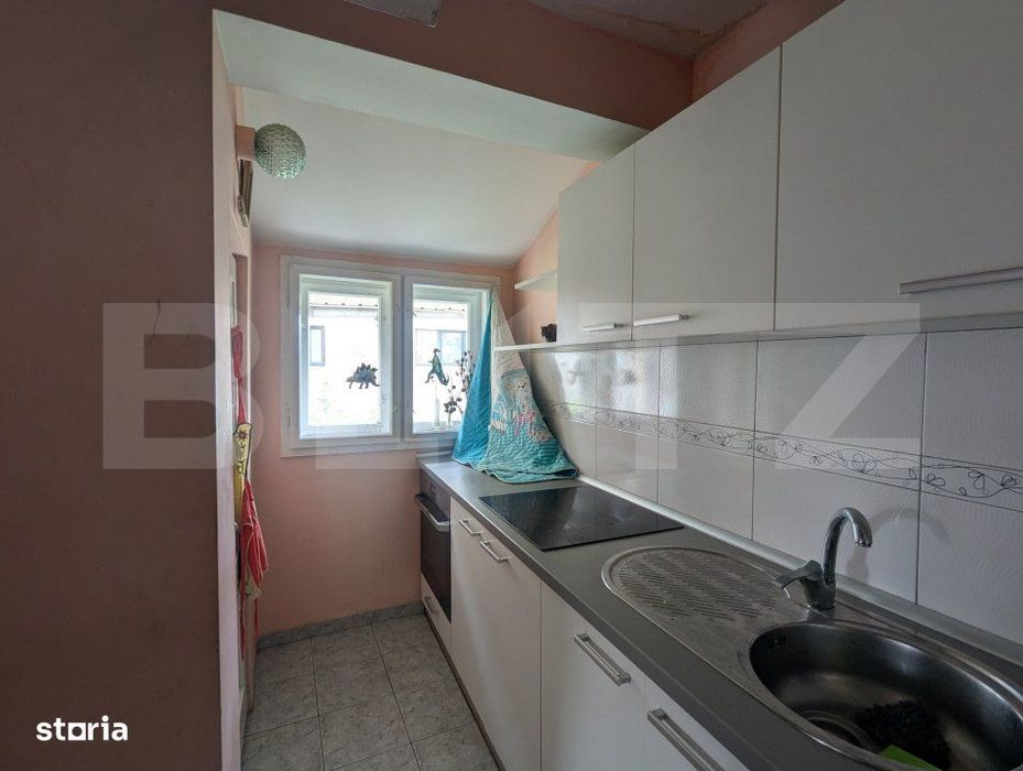Casa renovabila/demolabila, teren 481 mp, 2 fronturi, zona Intre Lacur