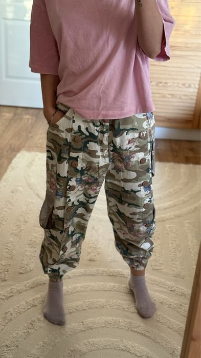 Pantaloni cargo camuflaj Mathilde