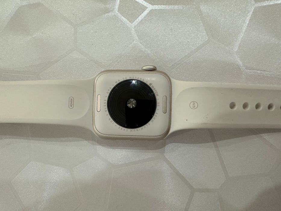 Смарт часы Apple Watch SE