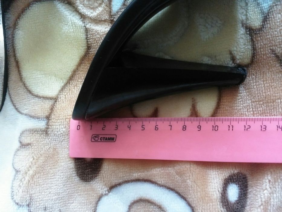 Шлепки на высоком каблуке