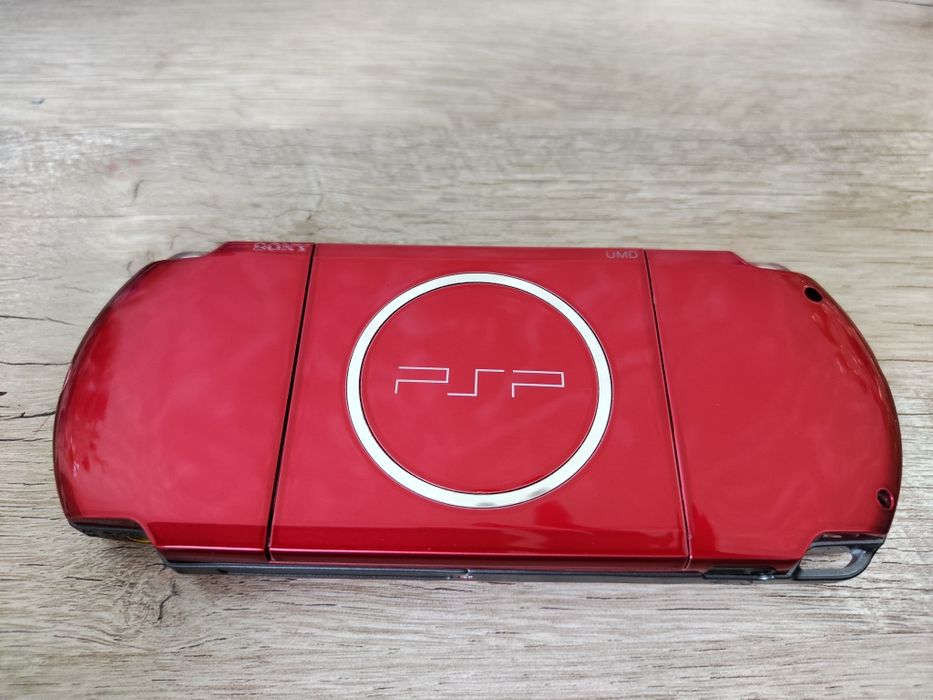 PSP 3000 красный