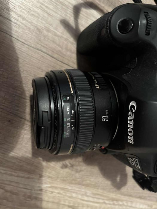 Продавам  комплект фотоапарат CANON EOS 6D с два обектива