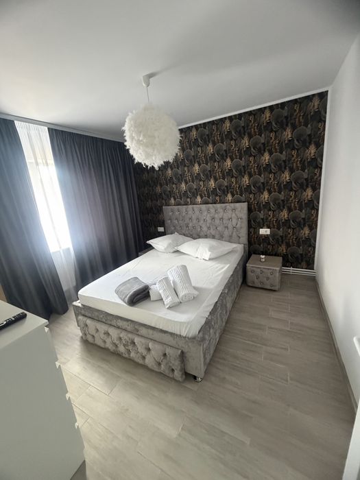 Inchiriez apartament in regim hotelier  2  camere  Rm sarat